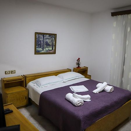 Lola'S Apartament Lejlighed Berat Eksteriør billede